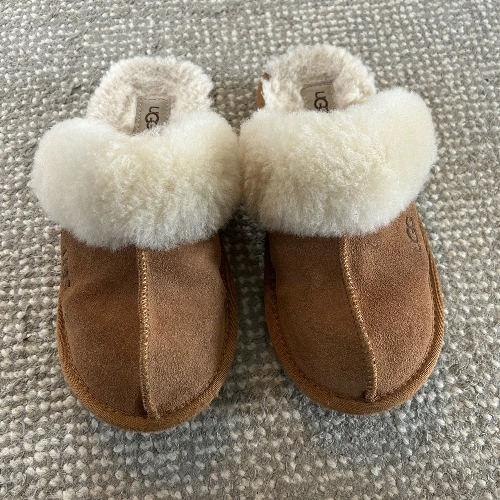 UGG Kids' Brown and Cream Fuzzy Slippers / Size 2 - Picture 2 of 5